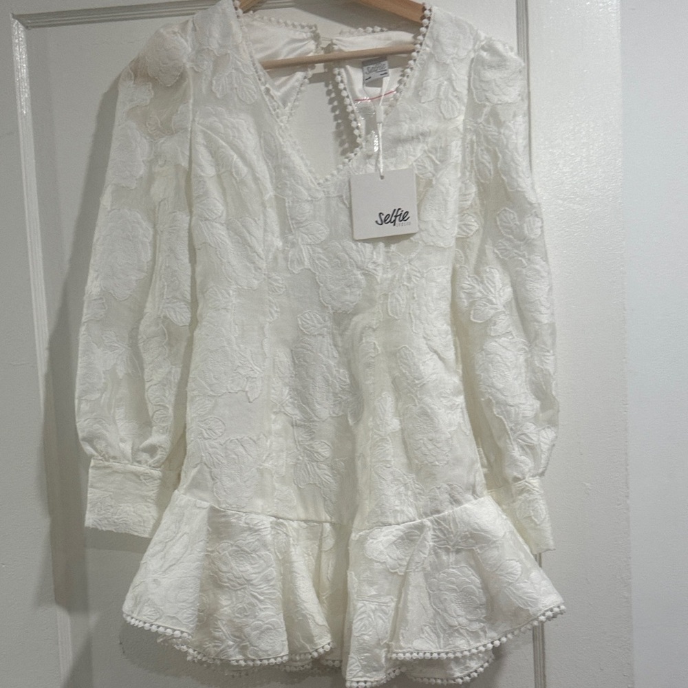 Elegant White Lace Dress